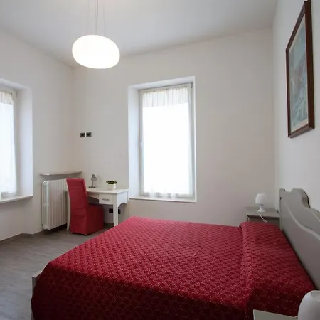 Palazzo Di Primavera Guest House Bed & Breakfast Caprino Veronese